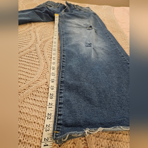 Dokotoo‎ Blue Denim Jeans  Destressed - Picture 2 of 6